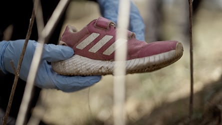 Accounters of War / Investigating Putin Victims Shoe